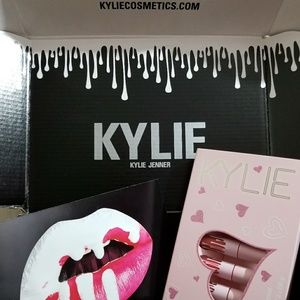 💄Kylie Jenner Birthday collection lip kit💄
